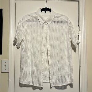 Women’s circle eyelet mesh short sleeve button up